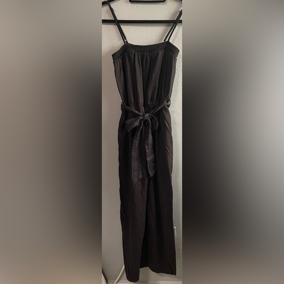 New In Black Linen Blend Sleeveless Belted Jumpsuit w/ Pockets. Size Small - Picture 3 of 10